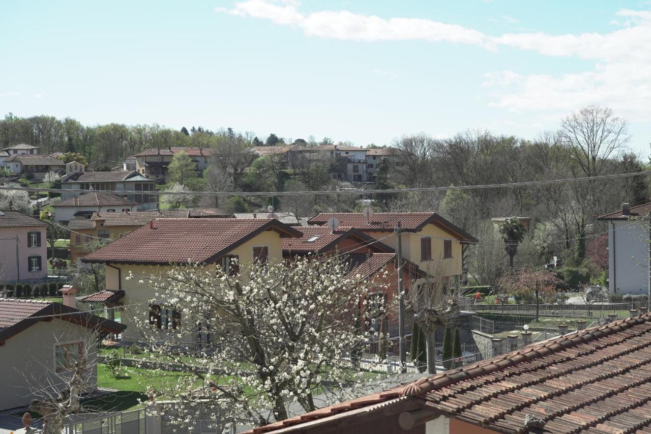 Hotel Cascina Riva Leggiuno Exterior foto